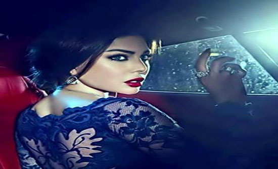 بعد أزمتها المرضية.. كعب حذاء هيفا ينكسر! (صورة) بعد أزمتها المرضية.. كعب حذاء هيفا ينكسر! (صورة)