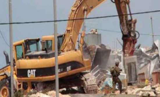 الاحتلال الاسرائيلي يهدم منشآت شمال القدس الاحتلال الاسرائيلي يهدم منشآت شمال القدس