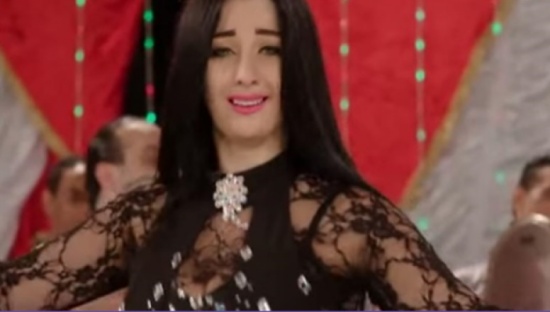 فيديو| صدمة بسبب 'وصلة رقص' لصافيناز بين مئذنة وقبة مسجد! فيديو| صدمة بسبب 'وصلة رقص' لصافيناز بين مئذنة وقبة مسجد!