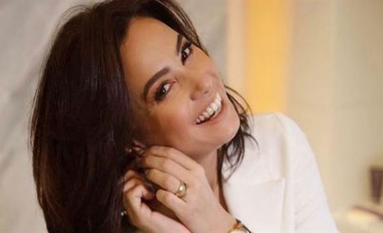 صورة : هند صبري تظهر بإطلالة السندريلا صورة : هند صبري تظهر بإطلالة السندريلا