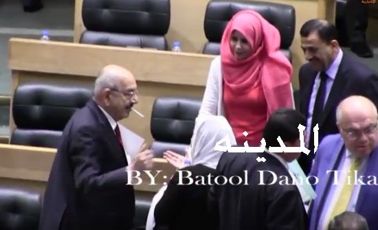 بالفيديو : لقطات نيابية من تحت القبة ( وزراء ونواب ) بالفيديو : لقطات نيابية من تحت القبة ( وزراء ونواب )