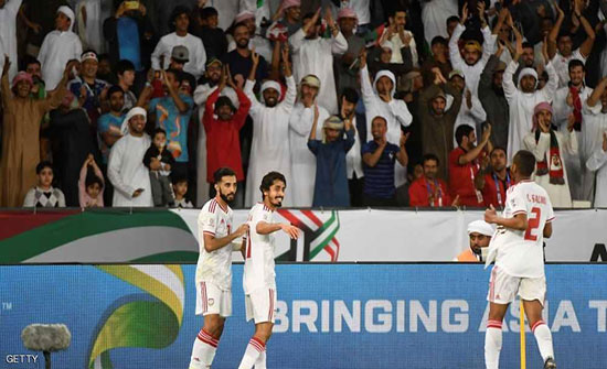 بالفيديو : "الأبيض" الإماراتي يروض "النمور الزرقاء" بالفيديو : "الأبيض" الإماراتي يروض "النمور الزرقاء"