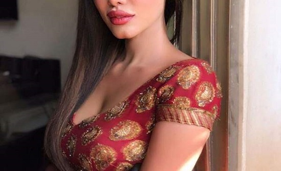 شاهدوا.. جيزيل ثاكرال المُلقبة بـ كيم كارداشيان الهند شاهدوا.. جيزيل ثاكرال المُلقبة بـ كيم كارداشيان الهند