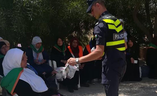 صور : الدوريات الخارجية بدأت باستقبال الحجاج في بيوت الضيافة صور : الدوريات الخارجية بدأت باستقبال الحجاج في بيوت الضيافة