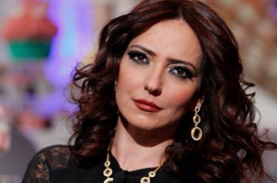 من يحارب أمل عرفة؟ من يحارب أمل عرفة؟