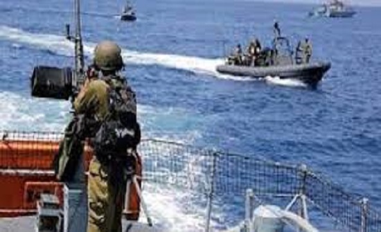 الاحتلال يعتقل صيادا في بحر غزة الاحتلال يعتقل صيادا في بحر غزة