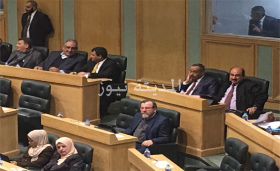 نواب يطالبون بزيادة على رواتب الموظفين 50 دينارا نواب يطالبون بزيادة على رواتب الموظفين 50 دينارا