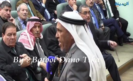 ابو محفوظ يسأل الرزاز عن الإسلام والعكايلة عن غياب الوزيرات المحجبات ابو محفوظ يسأل الرزاز عن الإسلام والعكايلة عن غياب الوزيرات المحجبات