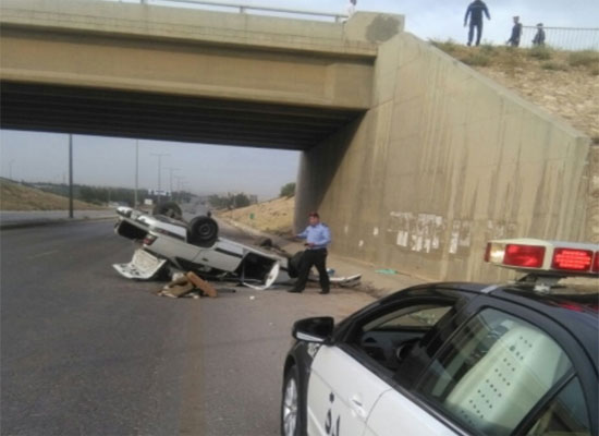 اصابة شخصين بتدهور مركبة على الطريق الدائري في الطفيلة اصابة شخصين بتدهور مركبة على الطريق الدائري في الطفيلة