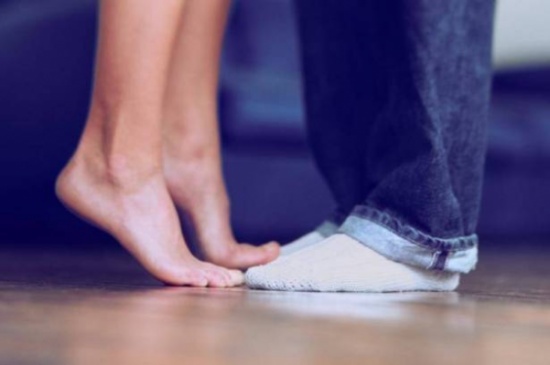 خبرٌ سار للمرأة القصيرة.. هكذا ينظرُ إليك الرجل! خبرٌ سار للمرأة القصيرة.. هكذا ينظرُ إليك الرجل!