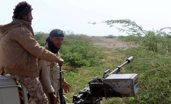 مقتل 14 جنديا من القوات الموالية لهادي في هجوم انتحاري بجنوب اليمن مقتل 14 جنديا من القوات الموالية لهادي في هجوم انتحاري بجنوب اليمن
