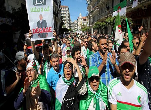 الانتخابات الرئاسية في الجزائر قد تؤجل والاحتجاجات مستمرة الانتخابات الرئاسية في الجزائر قد تؤجل والاحتجاجات مستمرة