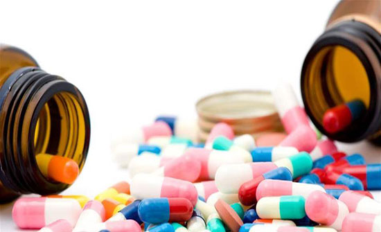 عبيدات: تسريع اجراءات تخفيض أسعار الادوية.. وإجراءات صارمة بحق المخالفين. عبيدات: تسريع اجراءات تخفيض أسعار الادوية.. وإجراءات صارمة بحق المخالفين.