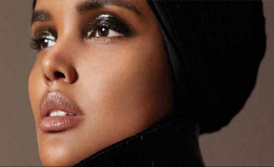 هذا هو شعار العارضة حليمة أيدن الذي استمدّت منه القوة هذا هو شعار العارضة حليمة أيدن الذي استمدّت منه القوة