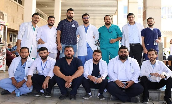 “الممرضين” تقرر استمرار الإضراب بمستشفى الجامعة “الممرضين” تقرر استمرار الإضراب بمستشفى الجامعة