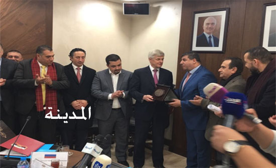 بالصور : تكريم سفراء روسيا والصين وفرنسا وبريطانيا على مواقف بلادهم من نقل السفارة الامريكية الى القدس بالصور : تكريم سفراء روسيا والصين وفرنسا وبريطانيا على مواقف بلادهم من نقل السفارة الامريكية الى القدس