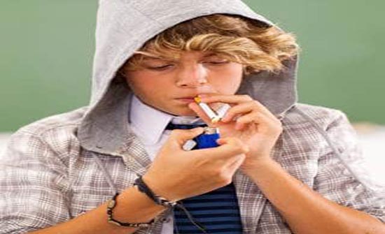 تدخين المراهقين: 10 نصائح لإيقافه ومنعه تدخين المراهقين: 10 نصائح لإيقافه ومنعه