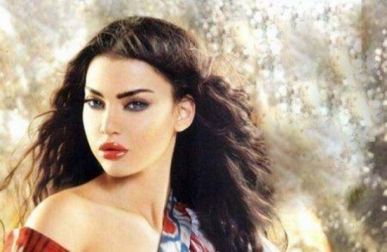 بالصورة: قمر تتعرّض لسخرية عارمة والسبب لا يصدّق! بالصورة: قمر تتعرّض لسخرية عارمة والسبب لا يصدّق!