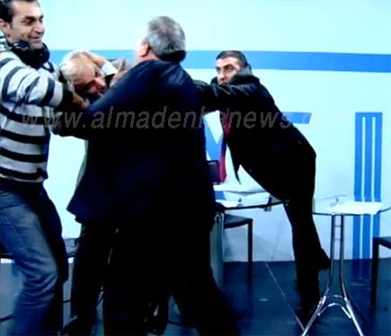 طوشة اردنية في قناة جوسات على الهواء مباشرة ( فيديو ) طوشة اردنية في قناة جوسات على الهواء مباشرة ( فيديو )