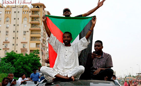 السودان.. حزب الأمة المعارض يرشح "حمدوك" لرئاسة الوزراء السودان.. حزب الأمة المعارض يرشح "حمدوك" لرئاسة الوزراء