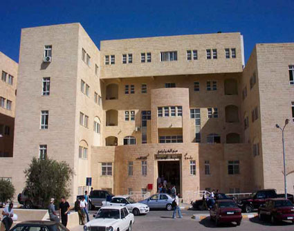 الدكتور إياد القنيبي يعود الى التدريس في جامعة العلوم التطبيقية بعد عام ونصف من السجن ظلما الدكتور إياد القنيبي يعود الى التدريس في جامعة العلوم التطبيقية بعد عام ونصف من السجن ظلما