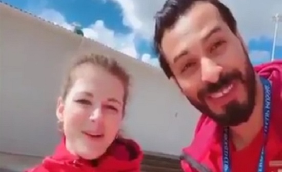 شاهد ماذا فعل شاب مصري مع فتاة روسية في المونديال (فيديو) شاهد ماذا فعل شاب مصري مع فتاة روسية في المونديال (فيديو)