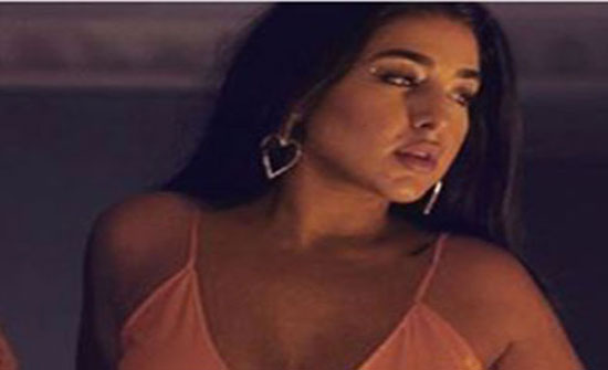 هيا مرعشلي إطلالة جريئة وأحدهم مش لابسة ! هيا مرعشلي إطلالة جريئة وأحدهم مش لابسة !