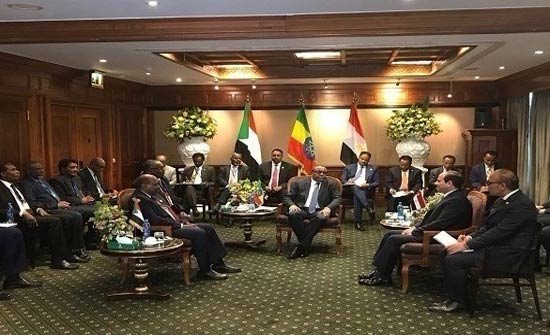 السيسي: مصر والسودان وأثيوبيا دولة واحدة.. ولا أزمة بسبب سد النهضة السيسي: مصر والسودان وأثيوبيا دولة واحدة.. ولا أزمة بسبب سد النهضة