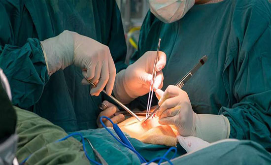 في الهند :الأطباء يزيلون 1.6 كيلو مجوهرات من معدة سيدة.. وهذا ما أصابها في الهند :الأطباء يزيلون 1.6 كيلو مجوهرات من معدة سيدة.. وهذا ما أصابها