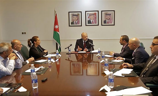 الرزاز: العدالة وتكافؤ الفرص في الخدمات أولى أولوياتنا الرزاز: العدالة وتكافؤ الفرص في الخدمات أولى أولوياتنا