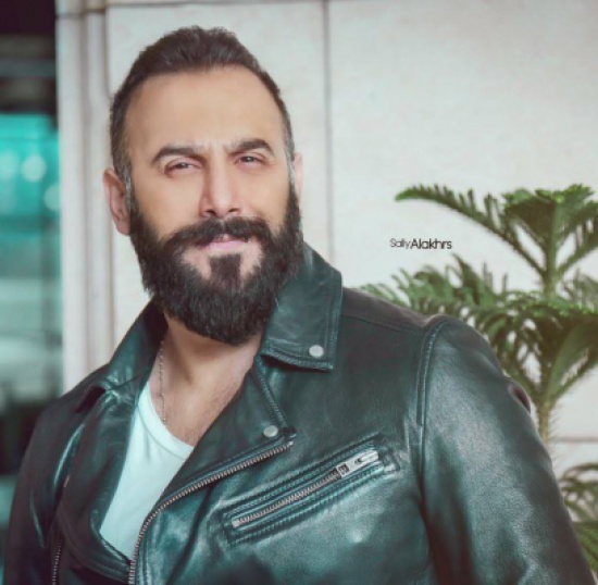 شاهد.. قصي خولي يحتفل بعيد ميلاد والده الـ75 شاهد.. قصي خولي يحتفل بعيد ميلاد والده الـ75