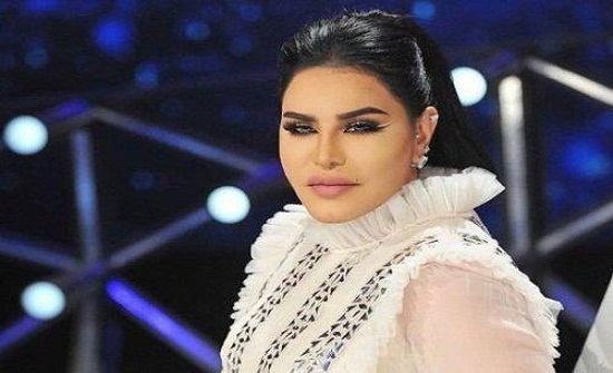 أحلام تحتفل بعيد ميلاد مديرة منزلها أحلام تحتفل بعيد ميلاد مديرة منزلها