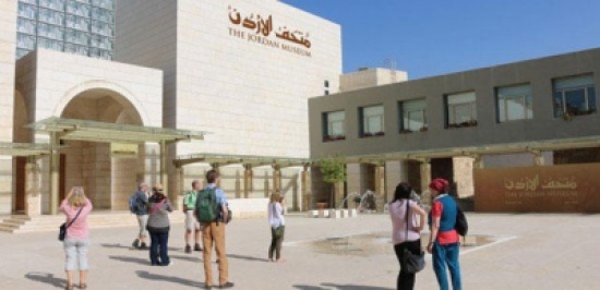 مدير عام "الإسيسكو" يزور متحف الأردن مدير عام "الإسيسكو" يزور متحف الأردن
