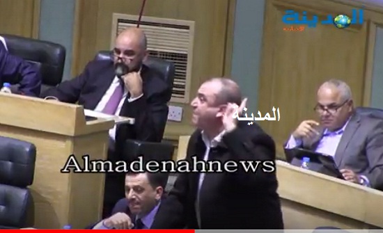 شاهد بالفيديو : موقف النائب عبيدات من مجازر الغوطة شاهد بالفيديو : موقف النائب عبيدات من مجازر الغوطة