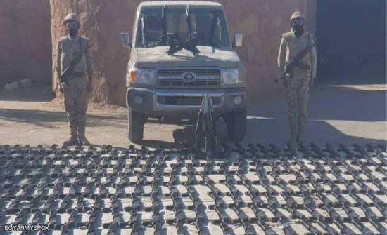 مصر.. ضبط شحنة سلاح مهربة عبر "بحر الرمال" مصر.. ضبط شحنة سلاح مهربة عبر "بحر الرمال"