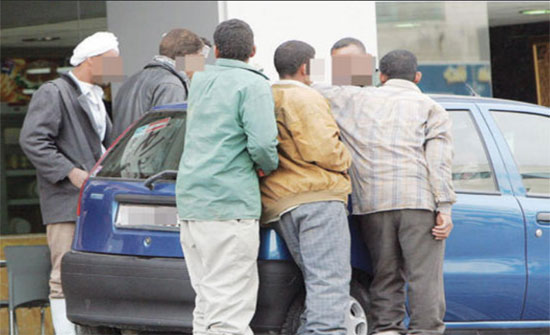 وفاة عامل وافد بعد فراره من لجنة تفتيش في الشونة الجنوبية وفاة عامل وافد بعد فراره من لجنة تفتيش في الشونة الجنوبية