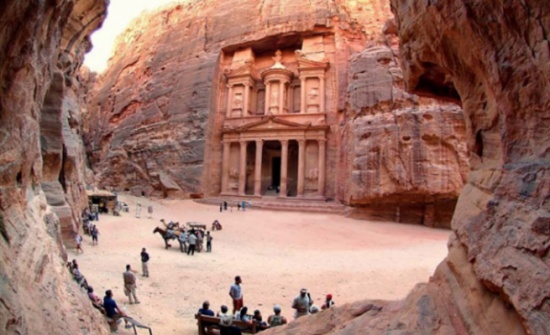 "البترا" تسجل رقما قياسيا في عدد السياح لهذا اليوم "البترا" تسجل رقما قياسيا في عدد السياح لهذا اليوم