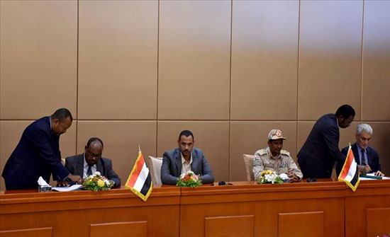 السودان.. "الجبهة الثورية" تعلن رفضها وثيقة "الإعلان الدستوري" السودان.. "الجبهة الثورية" تعلن رفضها وثيقة "الإعلان الدستوري"