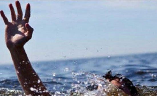 الزرقاء: وفاة فتى غرقآ بأحد المسابح الزرقاء: وفاة فتى غرقآ بأحد المسابح