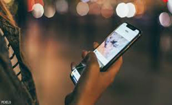 تطبيقات "محتالة" تستنزف بطارية هاتفك تطبيقات "محتالة" تستنزف بطارية هاتفك