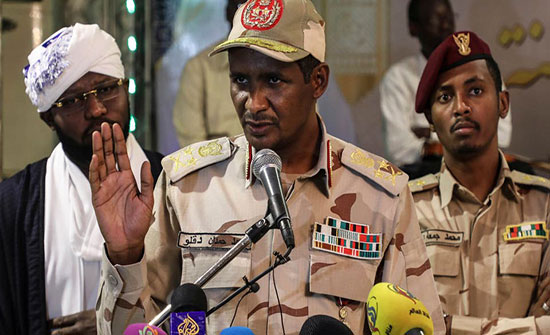 السودان.. لجنة برئاسة حميدتي للتفاهم مع الحركات المسلحة السودان.. لجنة برئاسة حميدتي للتفاهم مع الحركات المسلحة