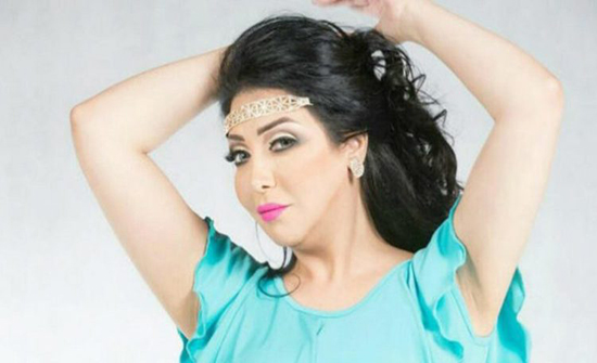 بالفيديو: بملابس صيفية.. مونيا الكويتية ترقص حافية في شوارع تركيا بالفيديو: بملابس صيفية.. مونيا الكويتية ترقص حافية في شوارع تركيا