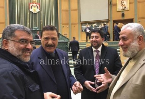 بالصور : مشاهد مختلفة للنواب من تحت القبة صباح الأربعاء بالصور : مشاهد مختلفة للنواب من تحت القبة صباح الأربعاء