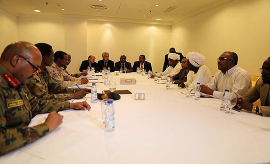 "العسكري" و"التغيير" بالسودان يتفقان على الوثيقة الدستورية "العسكري" و"التغيير" بالسودان يتفقان على الوثيقة الدستورية