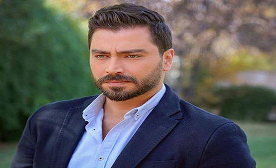 فيديو: كيف تفاعل معتصم النهار مع ابنته في النادي الرياضي فيديو: كيف تفاعل معتصم النهار مع ابنته في النادي الرياضي