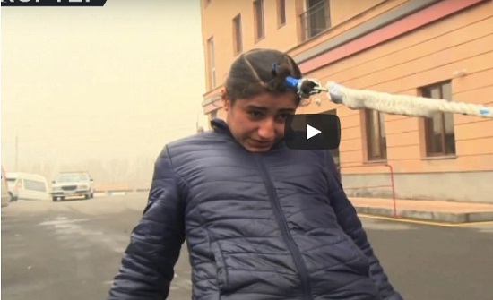 بالفيديو… فتاة أرمنية تسحب سيارة بشعرها بالفيديو… فتاة أرمنية تسحب سيارة بشعرها