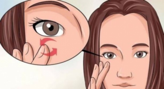 ضعوا العسل أو الحليب على عيونكم.. وستتخلّصون من مشكلة صحيّة ضعوا العسل أو الحليب على عيونكم.. وستتخلّصون من مشكلة صحيّة