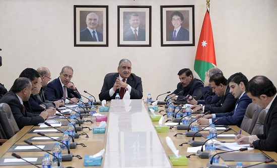 "خدمات النواب" تواصل مناقشة "معدل النقل الدولي" "خدمات النواب" تواصل مناقشة "معدل النقل الدولي"