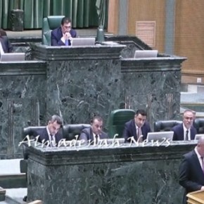 بالفيديو :  شاهدوا تصويت النواب على احالة الوزير هلسه للقضاء