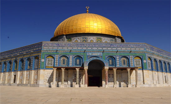 ندوة حوارية بعنوان "القدس بين المقدس والمتخيل" ندوة حوارية بعنوان "القدس بين المقدس والمتخيل"